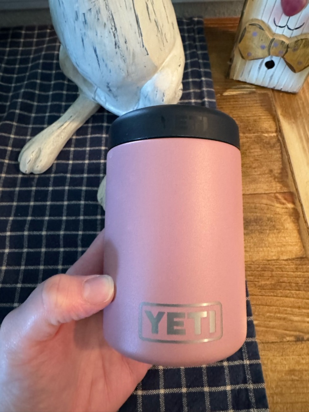 Yeti Sandstone Pink Rambler Can Insulator with Black Rim - Picture 3 of 7